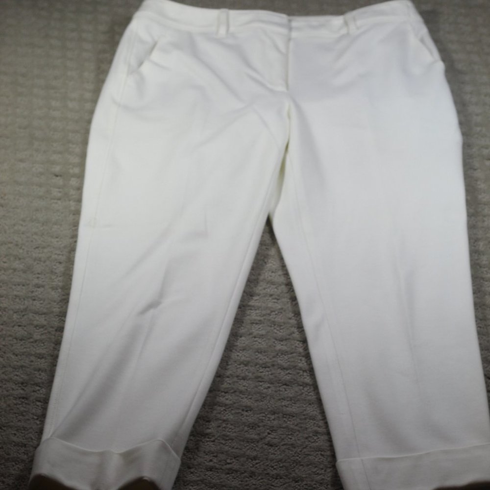 White House Black Market Size 6 Off-White Ponte The Girlfriend Cuffed Pants
